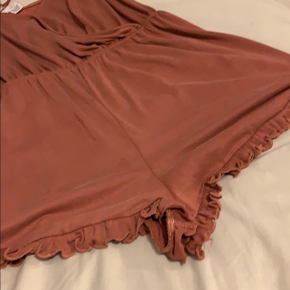 Pink ruffly romper - Picture 2 of 6